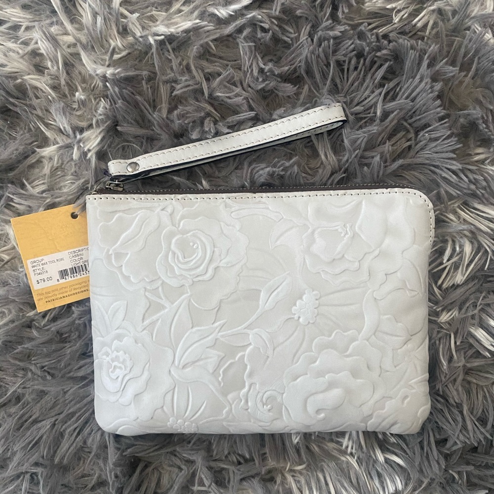 Patricia Nash wristlet - Picture 3 of 5